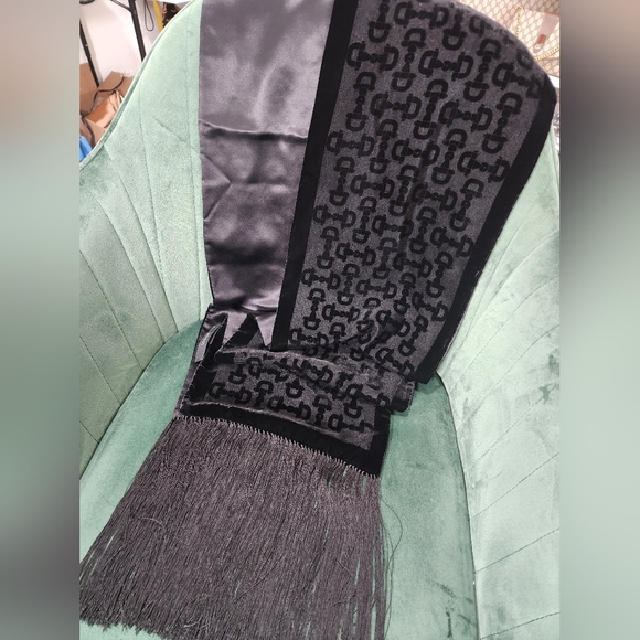 Auth Gucci Reversible Horsebit Suede/Silk Scarf - Picture 7 of 8